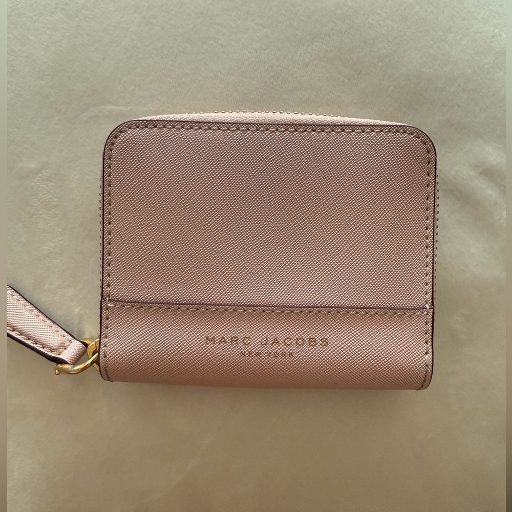 Marc Jacob’s light pink leather compact wallet - NWOT